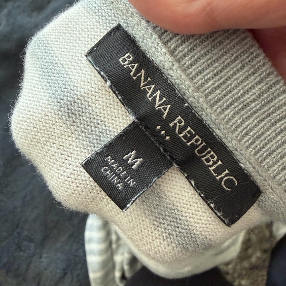 Banana republic Striped Gray and White Women's Sweater long sleeve top - Picture 5 of 5